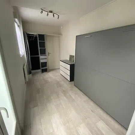 Chaleureux Avec Terrasse En Centre Proche *