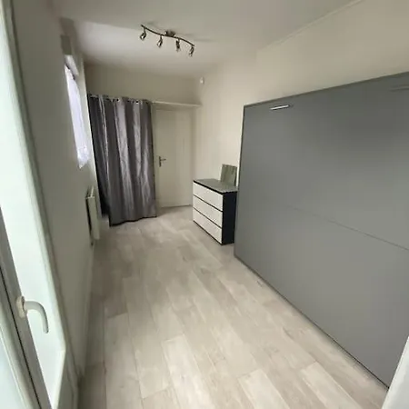 Chaleureux Avec Terrasse En Centre Proche *
